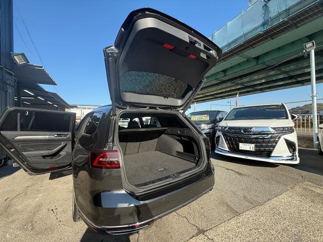 パサートヴァリアント ２．０ＴＳＩ　Ｒライン　バックカメラ　Ｂｌｕｅｔｏｏｔｈ　プッシュスタート　スマートキー　スペアーキー　グレーメタリック　シートヒーター（21枚目）