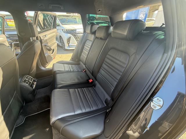 パサートヴァリアント ２．０ＴＳＩ　Ｒライン　バックカメラ　Ｂｌｕｅｔｏｏｔｈ　プッシュスタート　スマートキー　スペアーキー　グレーメタリック　シートヒーター（23枚目）