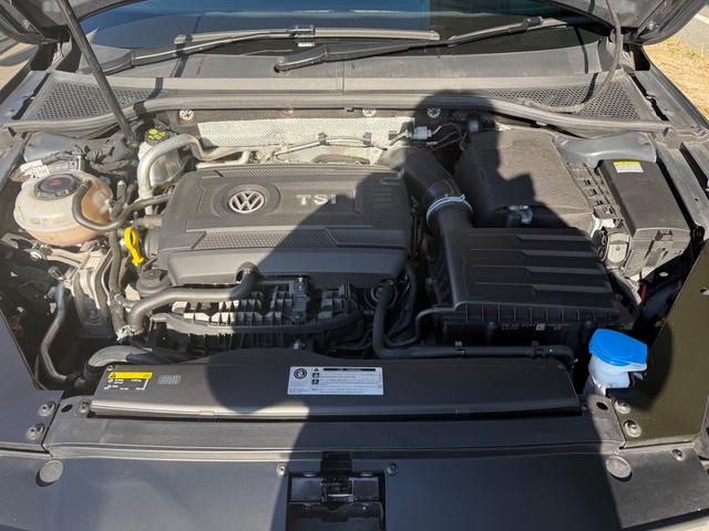 パサートヴァリアント ２．０ＴＳＩ　Ｒライン　バックカメラ　Ｂｌｕｅｔｏｏｔｈ　プッシュスタート　スマートキー　スペアーキー　グレーメタリック　シートヒーター（25枚目）