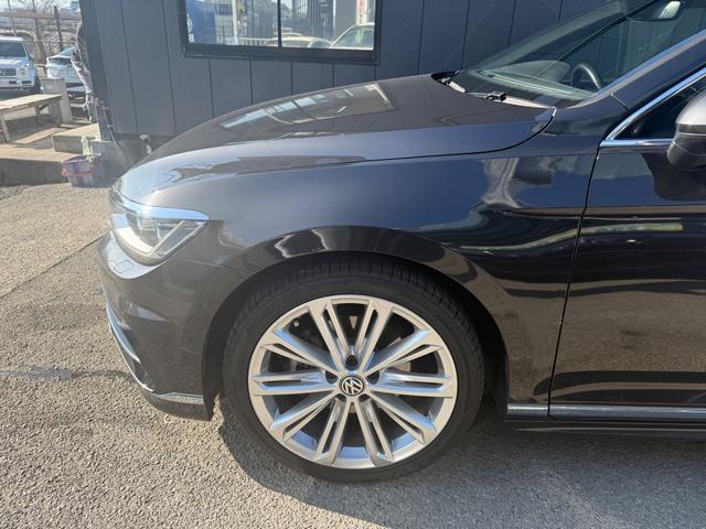 パサートヴァリアント ２．０ＴＳＩ　Ｒライン　バックカメラ　Ｂｌｕｅｔｏｏｔｈ　プッシュスタート　スマートキー　スペアーキー　グレーメタリック　シートヒーター（31枚目）