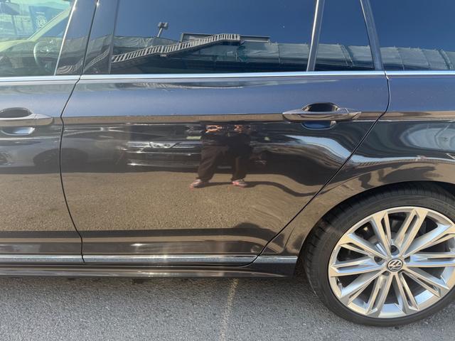 パサートヴァリアント ２．０ＴＳＩ　Ｒライン　バックカメラ　Ｂｌｕｅｔｏｏｔｈ　プッシュスタート　スマートキー　スペアーキー　グレーメタリック　シートヒーター（33枚目）