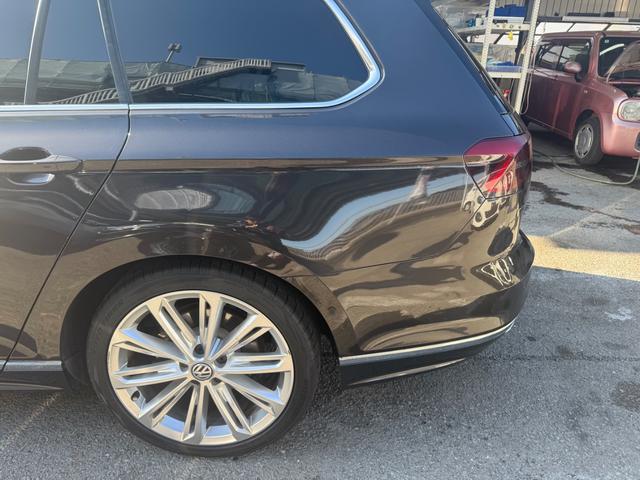 パサートヴァリアント ２．０ＴＳＩ　Ｒライン　バックカメラ　Ｂｌｕｅｔｏｏｔｈ　プッシュスタート　スマートキー　スペアーキー　グレーメタリック　シートヒーター（34枚目）