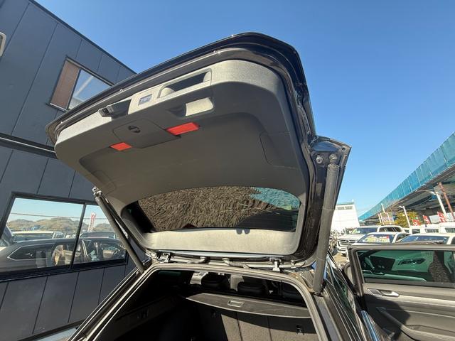 パサートヴァリアント ２．０ＴＳＩ　Ｒライン　バックカメラ　Ｂｌｕｅｔｏｏｔｈ　プッシュスタート　スマートキー　スペアーキー　グレーメタリック　シートヒーター（43枚目）