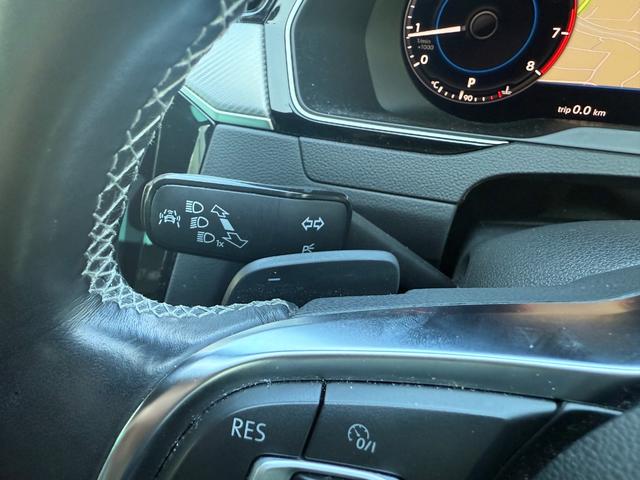 パサートヴァリアント ２．０ＴＳＩ　Ｒライン　バックカメラ　Ｂｌｕｅｔｏｏｔｈ　プッシュスタート　スマートキー　スペアーキー　グレーメタリック　シートヒーター（44枚目）