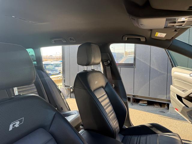 パサートヴァリアント ２．０ＴＳＩ　Ｒライン　バックカメラ　Ｂｌｕｅｔｏｏｔｈ　プッシュスタート　スマートキー　スペアーキー　グレーメタリック　シートヒーター（49枚目）