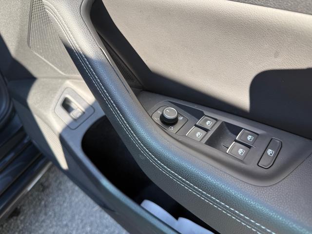 パサートヴァリアント ２．０ＴＳＩ　Ｒライン　バックカメラ　Ｂｌｕｅｔｏｏｔｈ　プッシュスタート　スマートキー　スペアーキー　グレーメタリック　シートヒーター（54枚目）