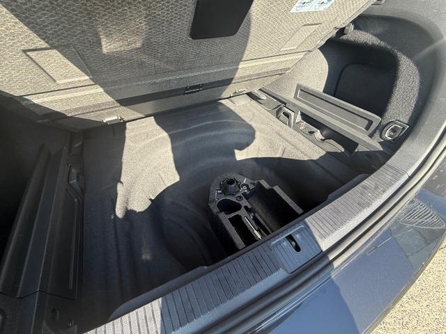 パサートヴァリアント ２．０ＴＳＩ　Ｒライン　バックカメラ　Ｂｌｕｅｔｏｏｔｈ　プッシュスタート　スマートキー　スペアーキー　グレーメタリック　シートヒーター（62枚目）