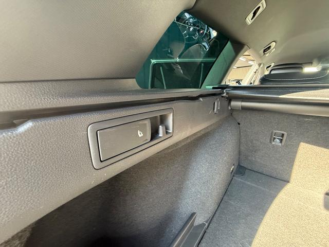 パサートヴァリアント ２．０ＴＳＩ　Ｒライン　バックカメラ　Ｂｌｕｅｔｏｏｔｈ　プッシュスタート　スマートキー　スペアーキー　グレーメタリック　シートヒーター（63枚目）