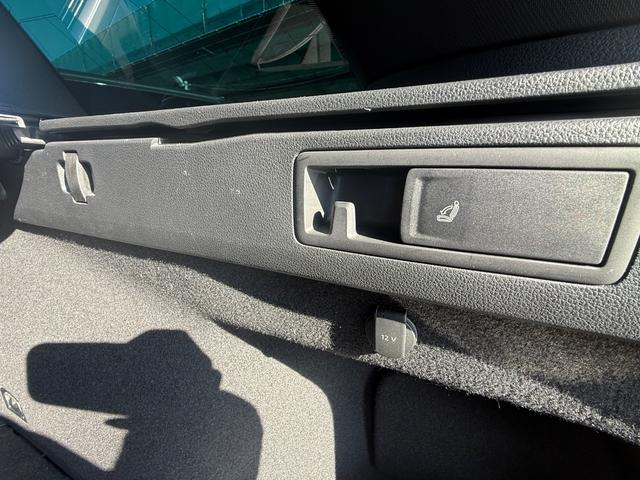 パサートヴァリアント ２．０ＴＳＩ　Ｒライン　バックカメラ　Ｂｌｕｅｔｏｏｔｈ　プッシュスタート　スマートキー　スペアーキー　グレーメタリック　シートヒーター（65枚目）