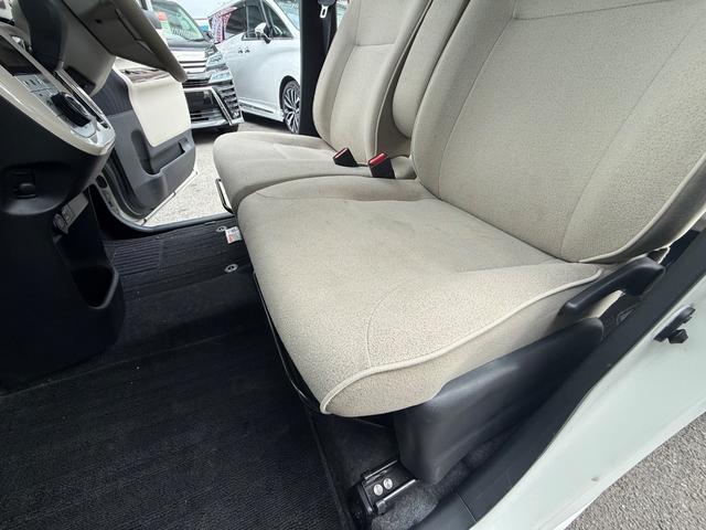 ���Q�b�W�X�y�[�X�́A����g���ɂ͏\���ȃX�y�[�X���m�ۂ��Ă��܂��B�J�������L���ς݉��낵���y�ɂł��܂��B�o���G�[�V�����L���ȁA���܂��܂Ȏg�����ɑΉ����܂�