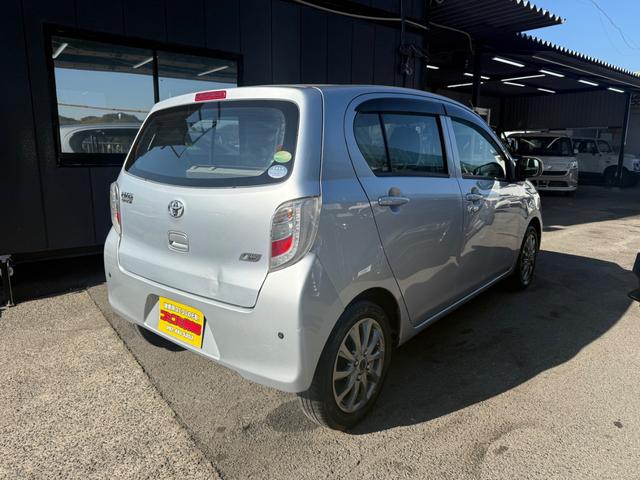 ピクシスエポック Ｌ　ＳＡ　社外アルミ　ＣＤ再生　キーレス　タイヤ溝大（9枚目）