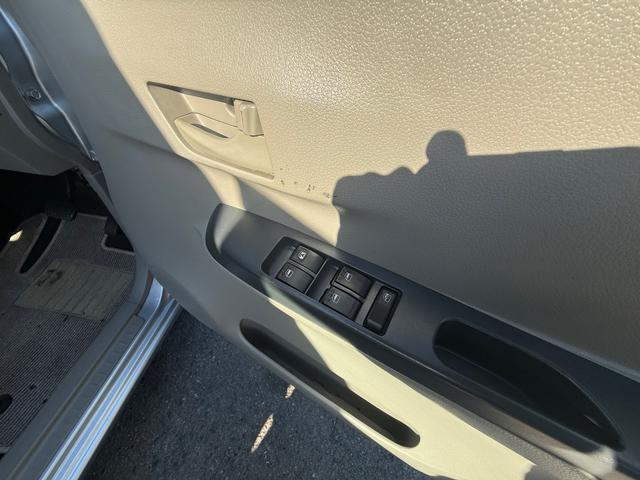 ピクシスエポック Ｌ　ＳＡ　社外アルミ　ＣＤ再生　キーレス　タイヤ溝大（48枚目）