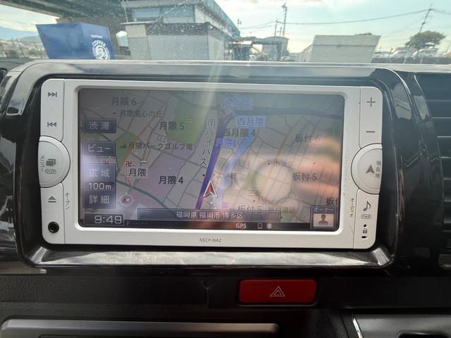 ���C�g�����ɂ͎��M������܂��B�@�ׂȋ@�B���g���ăR�[�e�B���O��