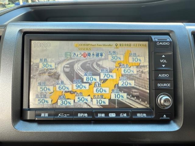 ���C�g�����ɂ͎��M������܂��B�@�ׂȋ@�B���g���ăR�[�e�B���O��