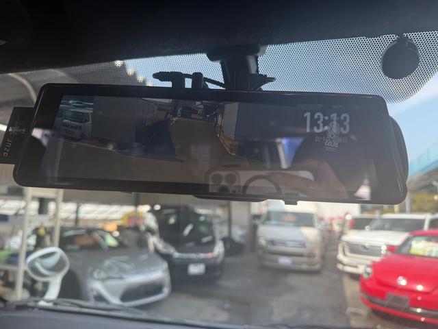 ハイエースバン スーパーＧＬ　ダークプライム　１年保証　セーフティセンスレス　ハーフレザー　フルセグＴＶ　バックカメラ　社外テール（3枚目）