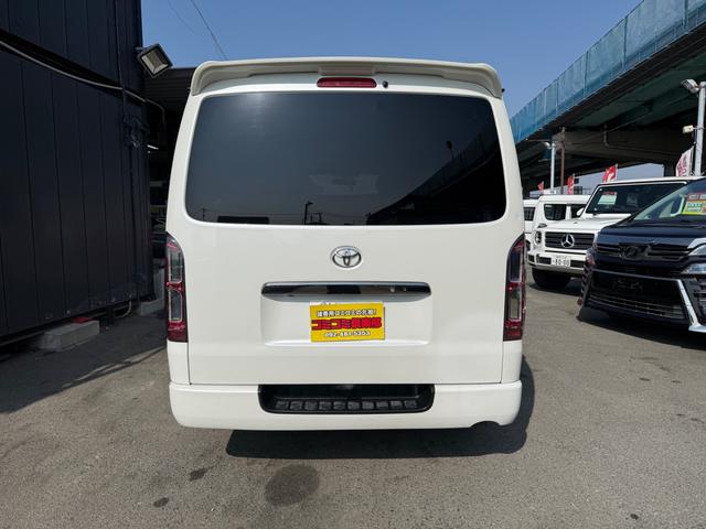 ハイエースバン スーパーＧＬ　ダークプライム　１年保証　セーフティセンスレス　ハーフレザー　フルセグＴＶ　バックカメラ　社外テール（10枚目）