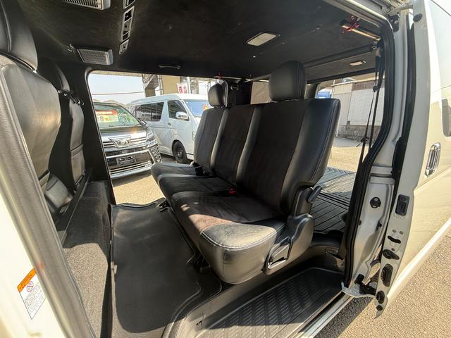 ハイエースバン スーパーＧＬ　ダークプライム　１年保証　セーフティセンスレス　ハーフレザー　フルセグＴＶ　バックカメラ　社外テール（22枚目）