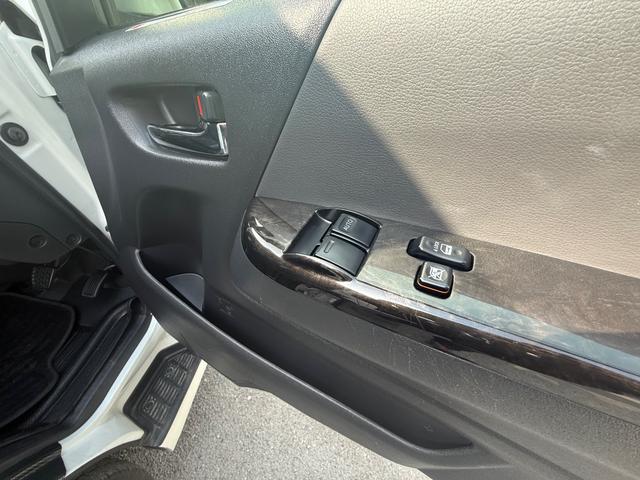 ハイエースバン スーパーＧＬ　ダークプライム　１年保証　セーフティセンスレス　ハーフレザー　フルセグＴＶ　バックカメラ　社外テール（55枚目）