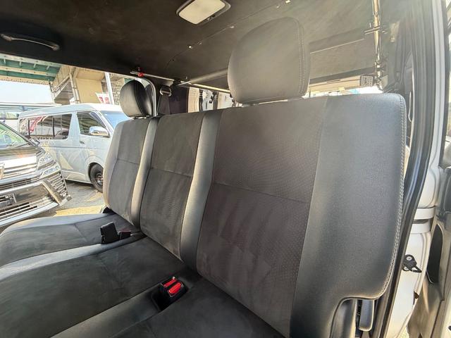 ハイエースバン スーパーＧＬ　ダークプライム　１年保証　セーフティセンスレス　ハーフレザー　フルセグＴＶ　バックカメラ　社外テール（69枚目）
