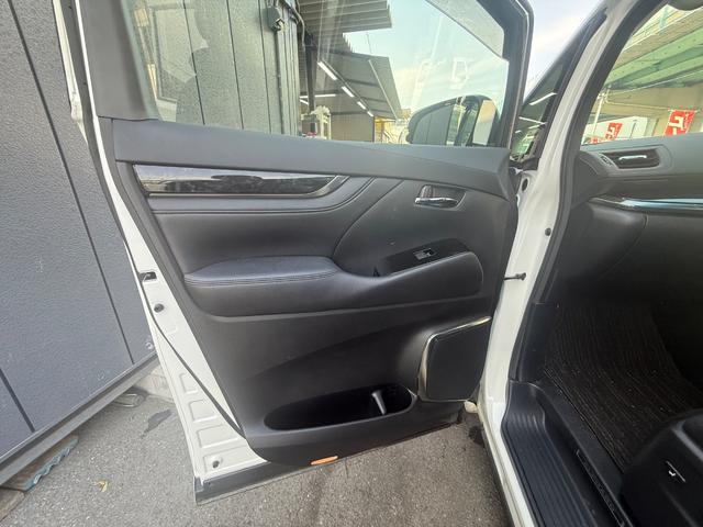 アルファード ２．５Ｓ　Ｃパッケージ　ＢＳＭ　サンルーフ　両側電動スライド　アップルカープレイ　Ｂｌｕｅｔｏｏｔｈ　デジタルインナーミラー（70枚目）