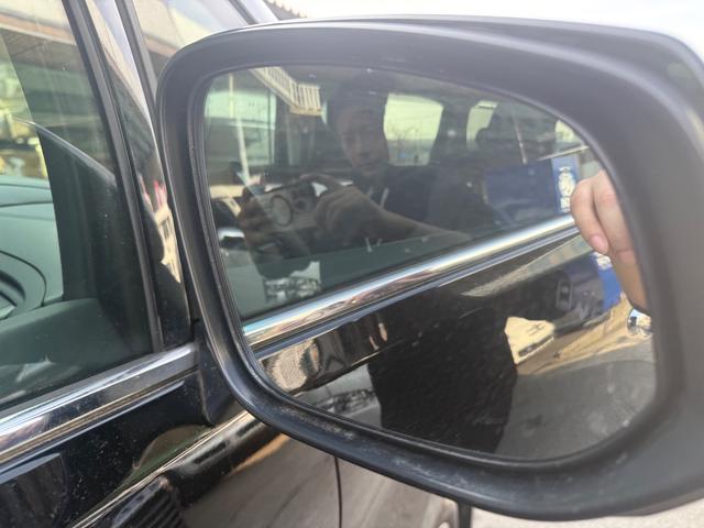 アルファード ２．５Ｓ　Ｃパッケージ　デジタルインナーミラー　パワーバックドア　ＢＳＭ　オットマンシート　メモリーシート　フリップダウンモニター　プッシュスタート（19枚目）