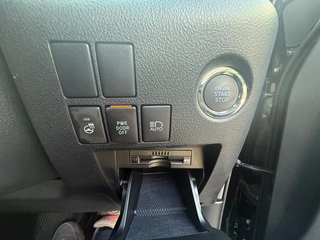 アルファード ２．５Ｓ　Ｃパッケージ　デジタルインナーミラー　パワーバックドア　ＢＳＭ　オットマンシート　メモリーシート　フリップダウンモニター　プッシュスタート（22枚目）