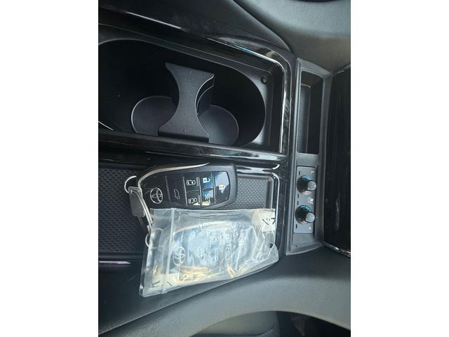 アルファード ２．５Ｓ　Ｃパッケージ　デジタルインナーミラー　パワーバックドア　ＢＳＭ　オットマンシート　メモリーシート　フリップダウンモニター　プッシュスタート（30枚目）