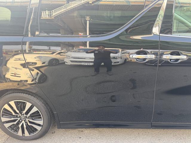 アルファード ２．５Ｓ　Ｃパッケージ　デジタルインナーミラー　パワーバックドア　ＢＳＭ　オットマンシート　メモリーシート　フリップダウンモニター　プッシュスタート（49枚目）