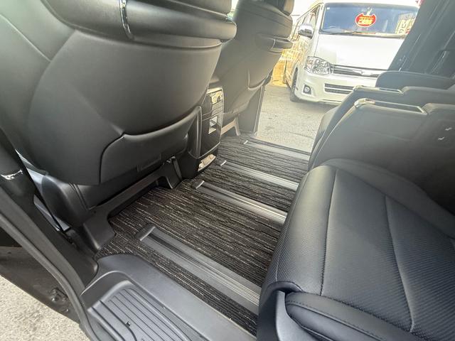 アルファード ２．５Ｓ　Ｃパッケージ　デジタルインナーミラー　パワーバックドア　ＢＳＭ　オットマンシート　メモリーシート　フリップダウンモニター　プッシュスタート（65枚目）