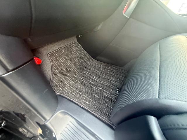 アルファード ２．５Ｓ　Ｃパッケージ　デジタルインナーミラー　パワーバックドア　ＢＳＭ　オットマンシート　メモリーシート　フリップダウンモニター　プッシュスタート（71枚目）