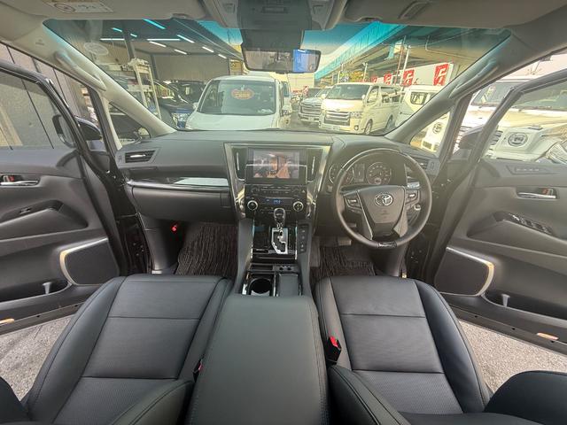 アルファード ２．５Ｓ　Ｃパッケージ　デジタルインナーミラー　ＢＳＭ　オットマンシート　メモリーシート　電動シート　フリップダウンモニター　サンルーフ　純正アルミ　スマートキー　シートヒーター（4枚目）