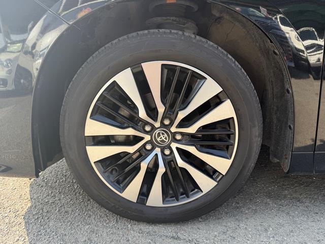 アルファード ２．５Ｓ　Ｃパッケージ　デジタルインナーミラー　ＢＳＭ　オットマンシート　メモリーシート　電動シート　フリップダウンモニター　サンルーフ　純正アルミ　スマートキー　シートヒーター（8枚目）