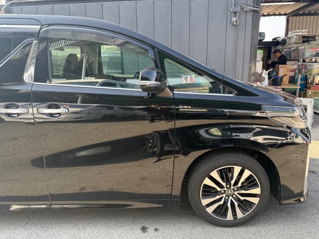 アルファード ２．５Ｓ　Ｃパッケージ　デジタルインナーミラー　ＢＳＭ　オットマンシート　メモリーシート　電動シート　フリップダウンモニター　サンルーフ　純正アルミ　スマートキー　シートヒーター（15枚目）