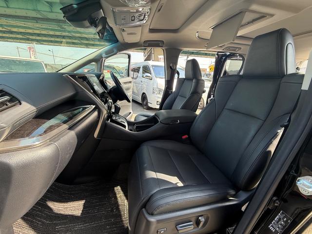 アルファード ２．５Ｓ　Ｃパッケージ　デジタルインナーミラー　ＢＳＭ　オットマンシート　メモリーシート　電動シート　フリップダウンモニター　サンルーフ　純正アルミ　スマートキー　シートヒーター（25枚目）