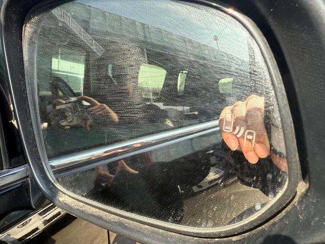 アルファード ２．５Ｓ　Ｃパッケージ　デジタルインナーミラー　ＢＳＭ　オットマンシート　メモリーシート　電動シート　フリップダウンモニター　サンルーフ　純正アルミ　スマートキー　シートヒーター（31枚目）