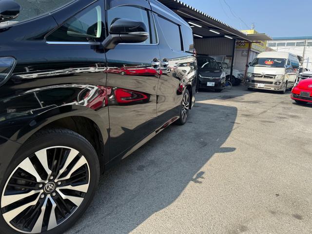 アルファード ２．５Ｓ　Ｃパッケージ　デジタルインナーミラー　ＢＳＭ　オットマンシート　メモリーシート　電動シート　フリップダウンモニター　サンルーフ　純正アルミ　スマートキー　シートヒーター（34枚目）