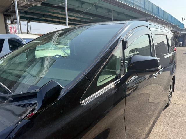 アルファード ２．５Ｓ　Ｃパッケージ　デジタルインナーミラー　ＢＳＭ　オットマンシート　メモリーシート　電動シート　フリップダウンモニター　サンルーフ　純正アルミ　スマートキー　シートヒーター（35枚目）