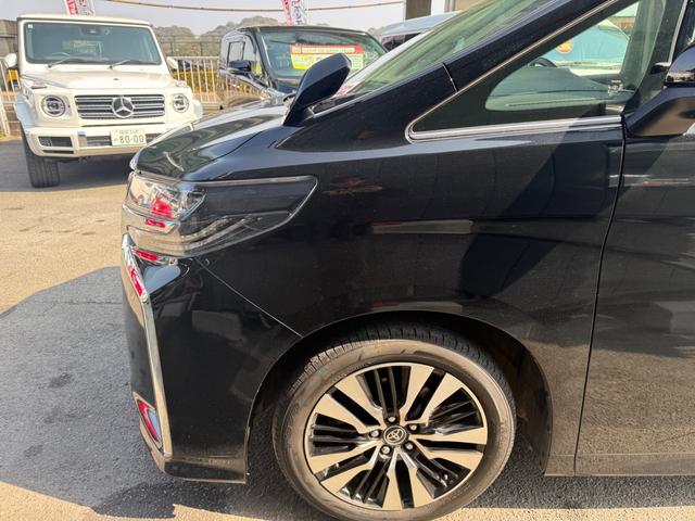 アルファード ２．５Ｓ　Ｃパッケージ　デジタルインナーミラー　ＢＳＭ　オットマンシート　メモリーシート　電動シート　フリップダウンモニター　サンルーフ　純正アルミ　スマートキー　シートヒーター（36枚目）