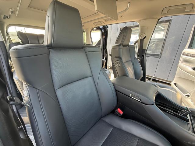 アルファード ２．５Ｓ　Ｃパッケージ　デジタルインナーミラー　ＢＳＭ　オットマンシート　メモリーシート　電動シート　フリップダウンモニター　サンルーフ　純正アルミ　スマートキー　シートヒーター（55枚目）