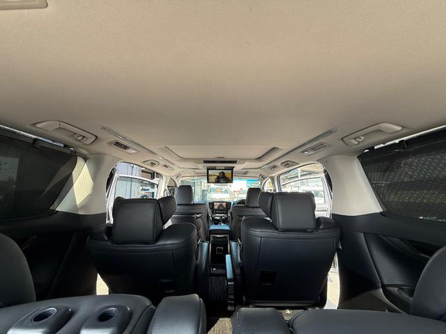 アルファード ２．５Ｓ　Ｃパッケージ　デジタルインナーミラー　ＢＳＭ　オットマンシート　メモリーシート　電動シート　フリップダウンモニター　サンルーフ　純正アルミ　スマートキー　シートヒーター（67枚目）