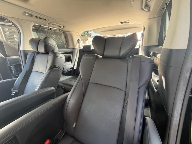 アルファード ２．５Ｓ　Ｃパッケージ　デジタルインナーミラー　ＢＳＭ　オットマンシート　メモリーシート　電動シート　フリップダウンモニター　サンルーフ　純正アルミ　スマートキー　シートヒーター（68枚目）