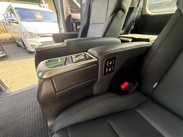 アルファード ２．５Ｓ　Ｃパッケージ　ＢＳＭ　デジタルインナーミラー　サンルーフ　オットマン　メモリーシート　スマートキー　電動シート　アップルカープレイ　フルセグＴＶ　ＥＴＣ（29枚目）