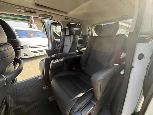 アルファード ２．５Ｓ　Ｃパッケージ　ＢＳＭ　デジタルインナーミラー　サンルーフ　オットマン　メモリーシート　スマートキー　電動シート　アップルカープレイ　フルセグＴＶ　ＥＴＣ（30枚目）