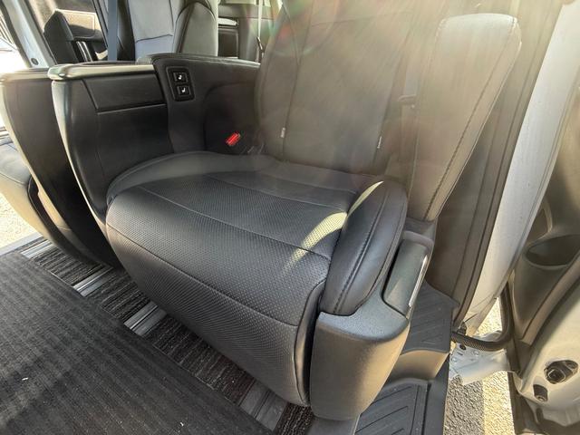 アルファード ２．５Ｓ　Ｃパッケージ　ＢＳＭ　デジタルインナーミラー　サンルーフ　オットマン　メモリーシート　スマートキー　電動シート　アップルカープレイ　フルセグＴＶ　ＥＴＣ（78枚目）