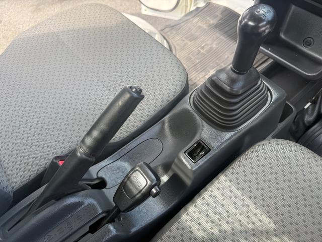 キャリイトラック 頑丈ダンプ　ワンオーナー　４ＷＤ　禁煙車　Ｂｌｕｅｔｏｏｔｈ　メモリーナビ　ＥＴＣ　ワンセグ　ＣＤ／ＤＶＤ再生（3枚目）