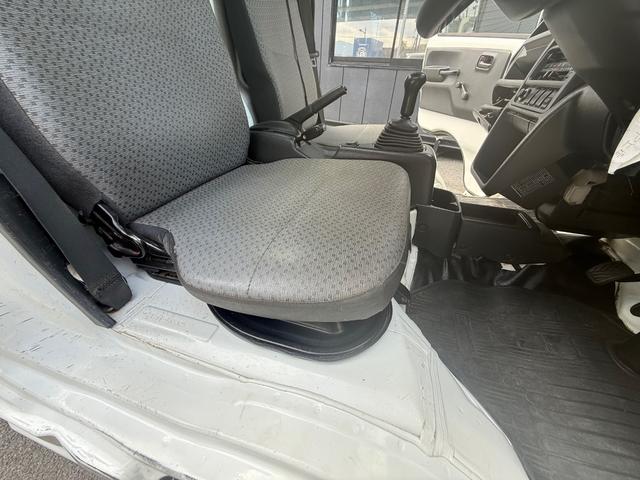 キャリイトラック 頑丈ダンプ　ワンオーナー　４ＷＤ　禁煙車　Ｂｌｕｅｔｏｏｔｈ　メモリーナビ　ＥＴＣ　ワンセグ　ＣＤ／ＤＶＤ再生（17枚目）
