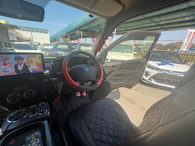 ハイエースバン ロングスーパーＧＬ　ベットキット　ホワイトレターアルミ　デジタルインナーミラー　メモリーナビ　バックカメラ　フリップダウンモニター（18枚目）