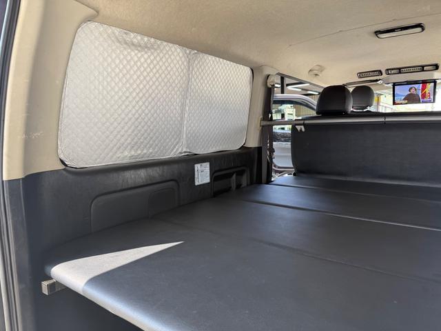 ハイエースバン ロングスーパーＧＬ　ベットキット　ホワイトレターアルミ　デジタルインナーミラー　メモリーナビ　バックカメラ　フリップダウンモニター（24枚目）