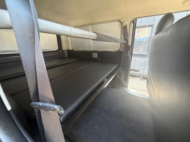 ハイエースバン ロングスーパーＧＬ　ベットキット　ホワイトレターアルミ　デジタルインナーミラー　メモリーナビ　バックカメラ　フリップダウンモニター（48枚目）