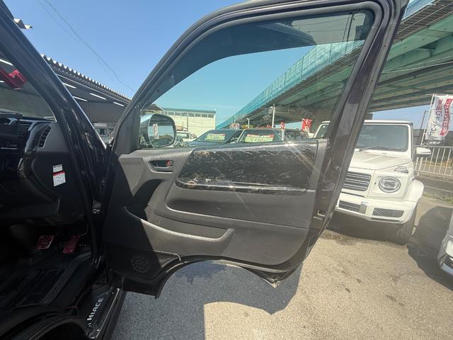 ハイエースバン ロングスーパーＧＬ　ベットキット　ホワイトレターアルミ　デジタルインナーミラー　メモリーナビ　バックカメラ　フリップダウンモニター（49枚目）